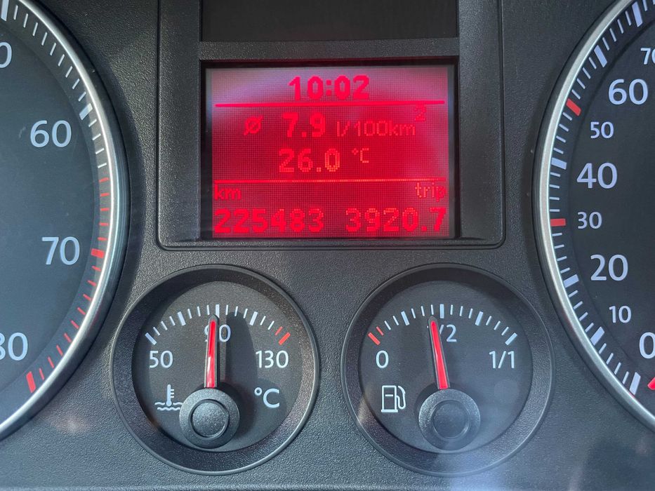 VW Golf 5 • 1.6 MPI • Benzină • 102 CP • 2005 • 226.000 km • Sibiu