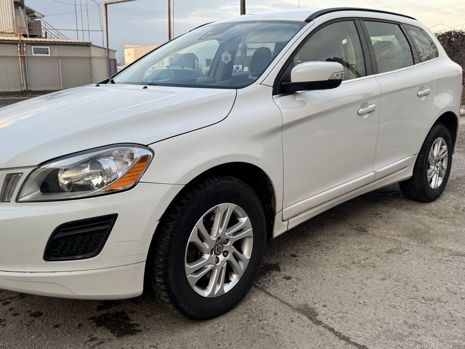Dezmembrez Volvo Xc 60 2.4 an 2011euro5