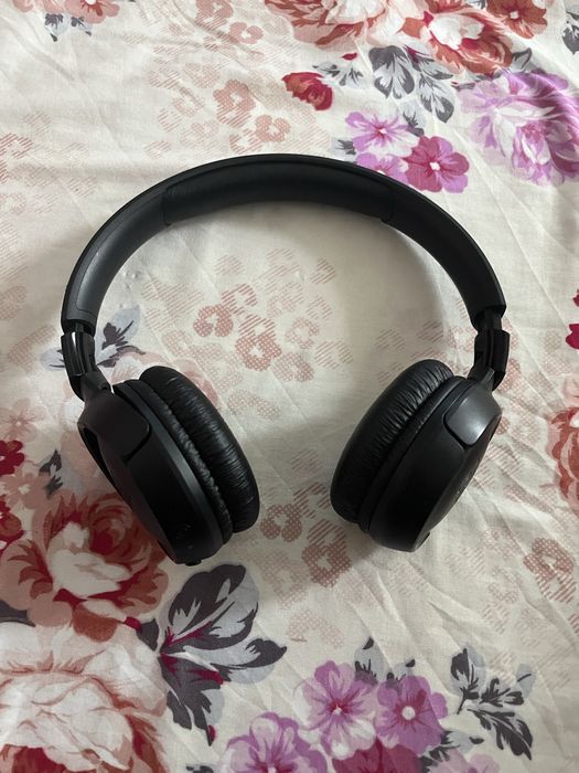 Casti JBL Tune functionale