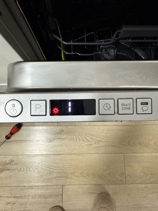 Masina de spalat vase Incorporabila Wirpool