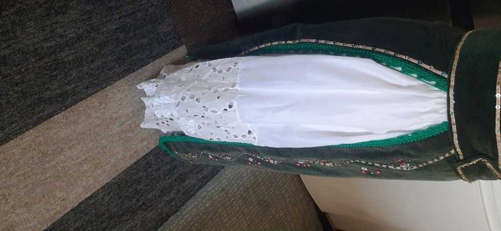 Fote cu Fuste Romanesti