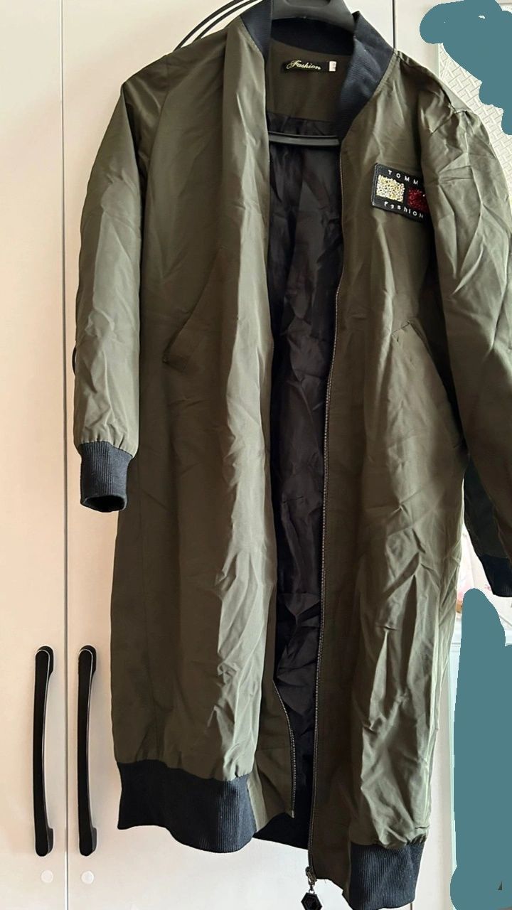 Продам Куртки  б/у 40,42 размер