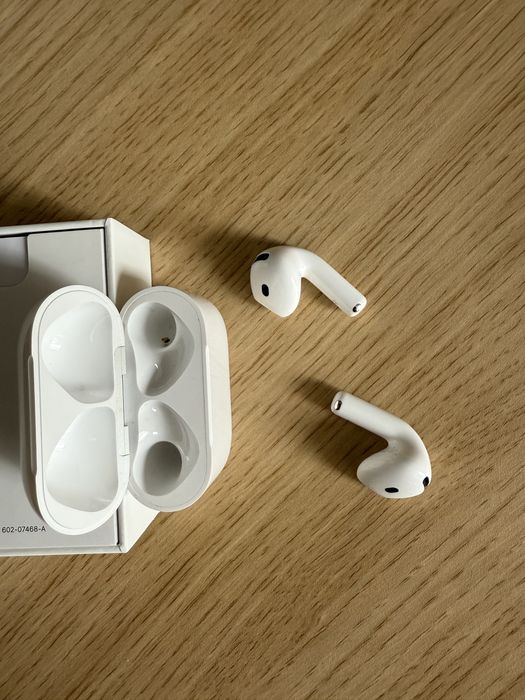 Apple AirPods 4 модел MXP63ZM/A