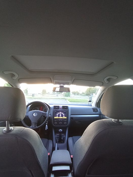 Vând Volkswagen Golf V 2.0tdi