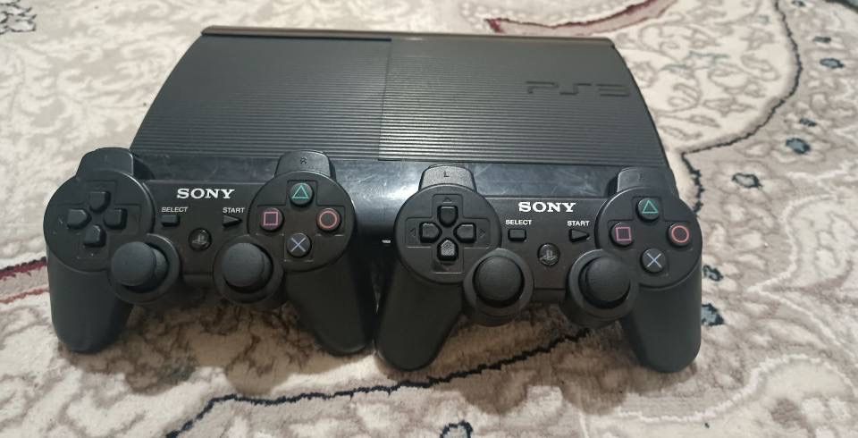 PlayStation 3 SuperSlim/500Gb+4 ta pult