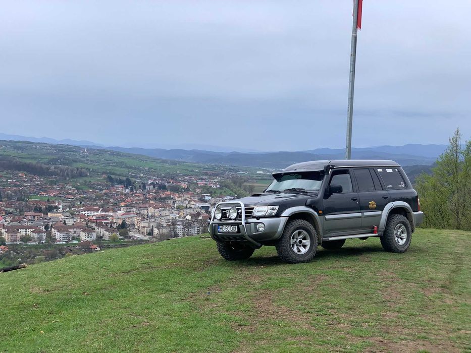 Nissan Patrol Y61 GR, autoutilitara(4 locuri)