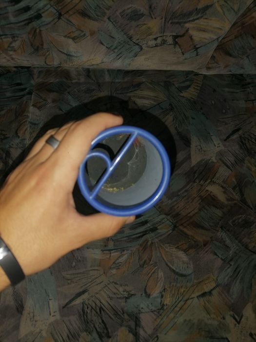 Vând suport de pixuri și creioane