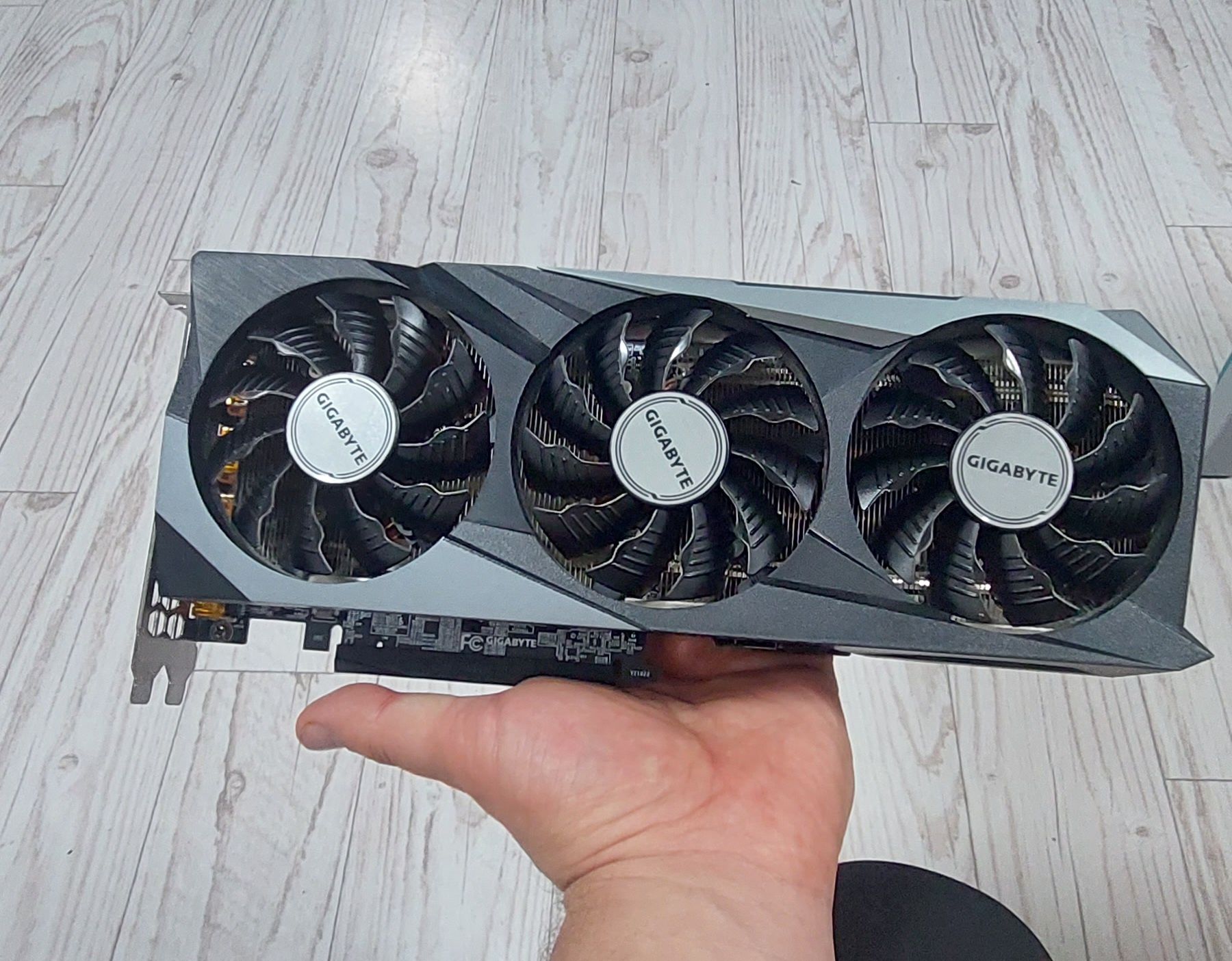 Продам видеокату rtx 3060 ti oc в отличном состоянии .