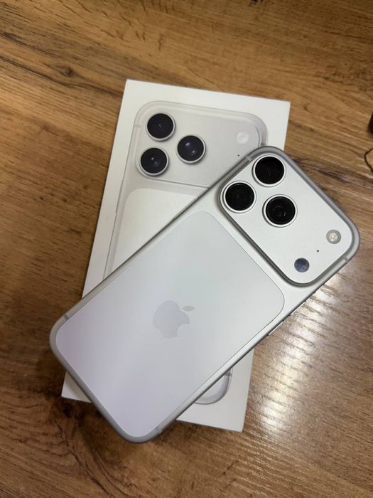 Apple iPhone 17 pro /512гб/100%