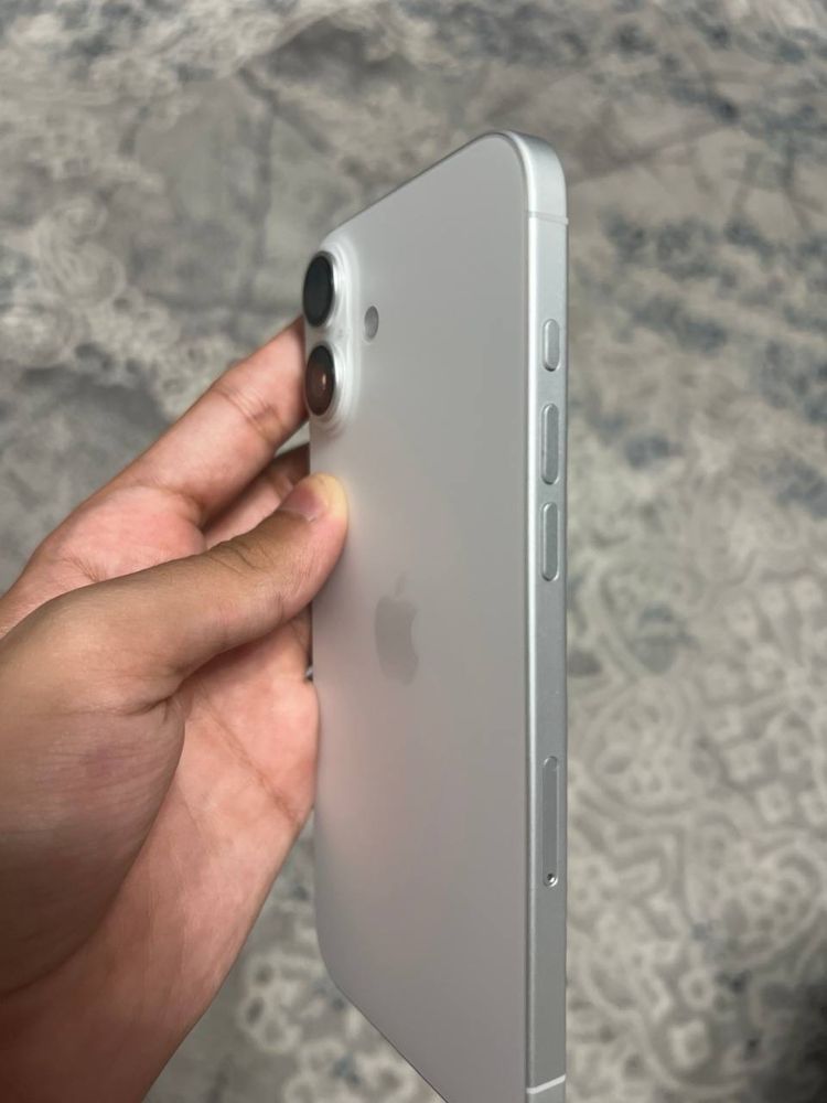 Продается срочно iPhone 16 plus 8/126