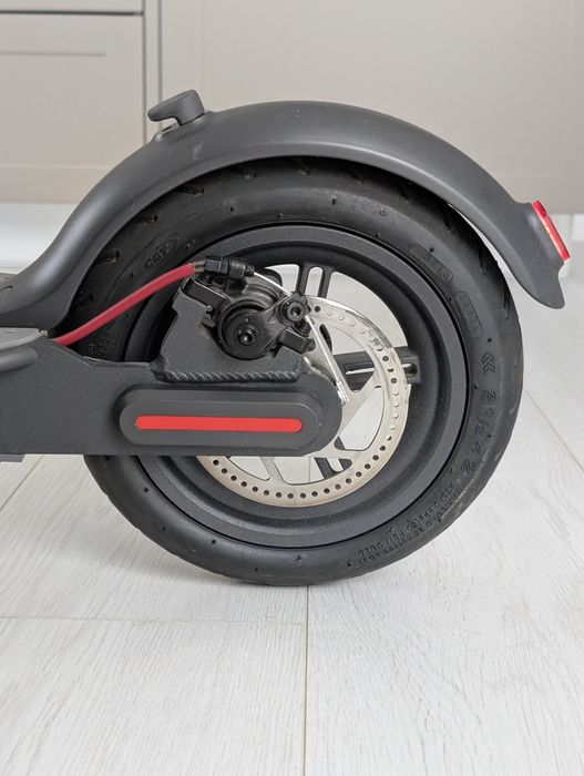 Vând trotineta electrica Xiaomi M365 în stare excepțională