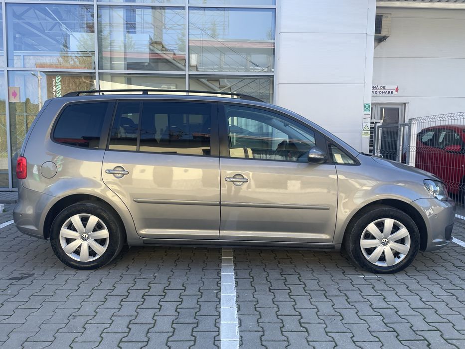 Volkswagen Touran-Climatronic-Tempomat-Parcheaza singura !