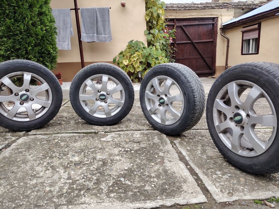 Jante aluminiu cu cauciucuri M+S pentru Ford Fiesta 2014