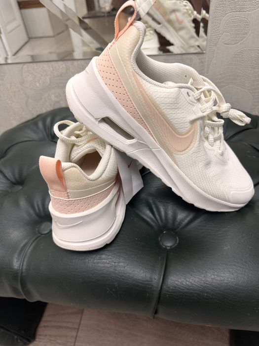 Продам кроссовки Nike оригинал