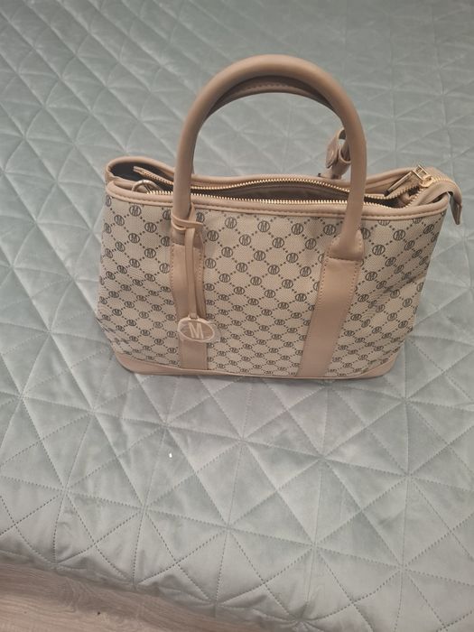 Дамска чанта - бежово и черно