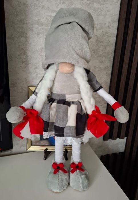 Продаю новогодних гномов