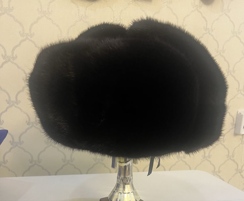 Продам норковую шапку 60 размер