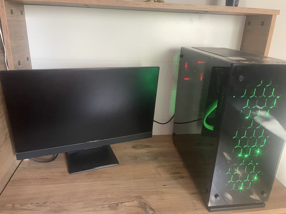 Продавам геймарски компютър HP