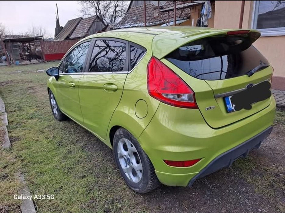 Ford fiesta 1.6Tdci, din 2010 de vânzare