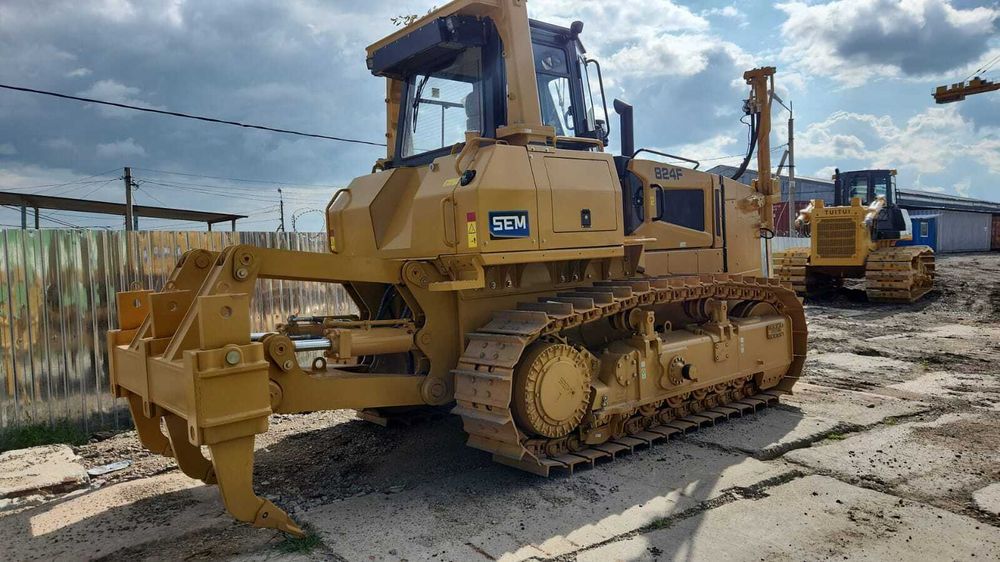 Гусеничный бульдозер SEM [824F] 24тон
