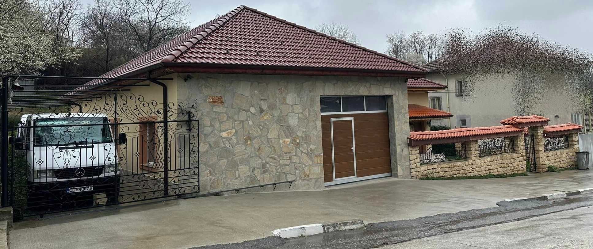 къща с гараж в село Калипетрово
