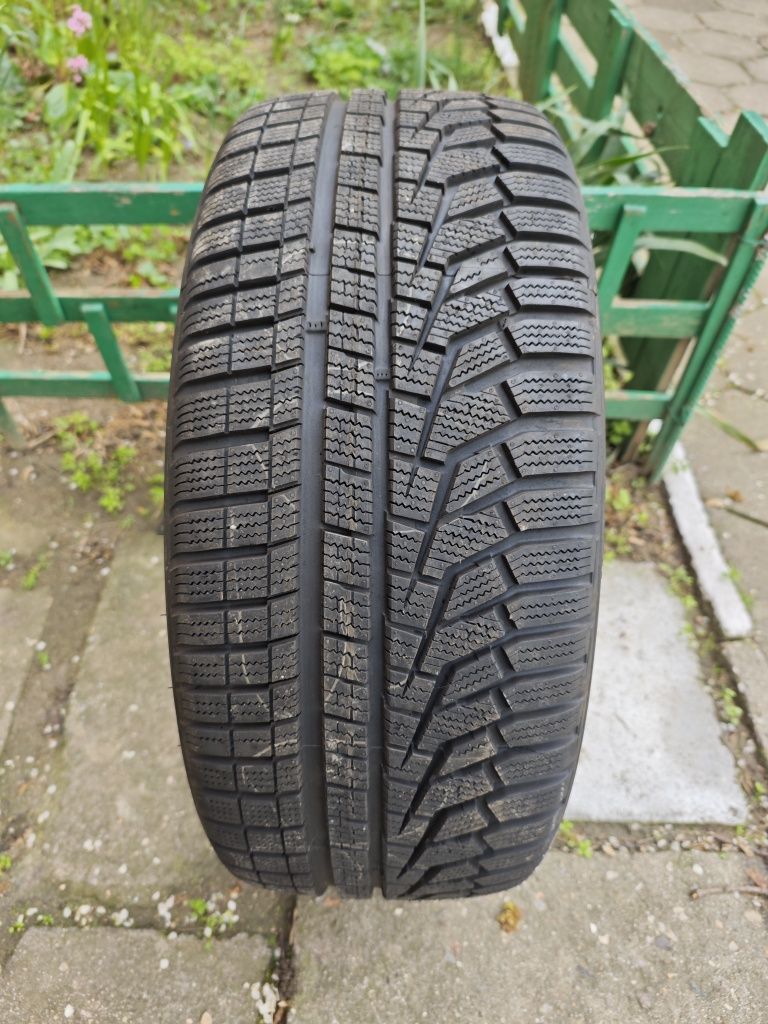 1 брой зимна гума Hankook 245/45/19