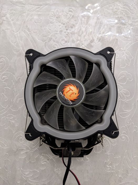 Куллер для процессора Thermaltake UX200