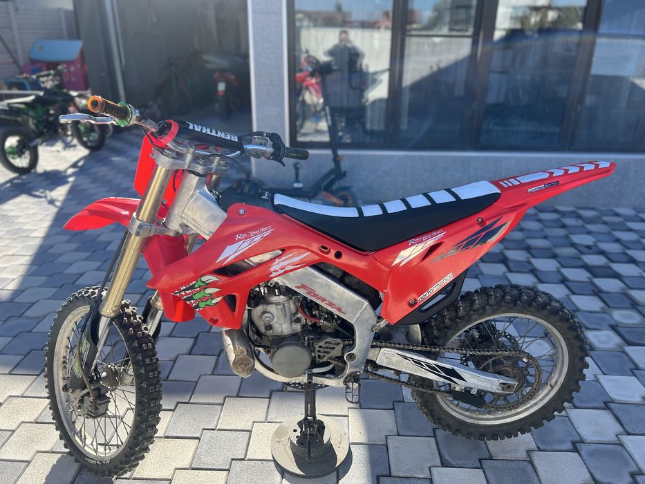 Vand Honda cr 250 sau schimb cu bmw e 46