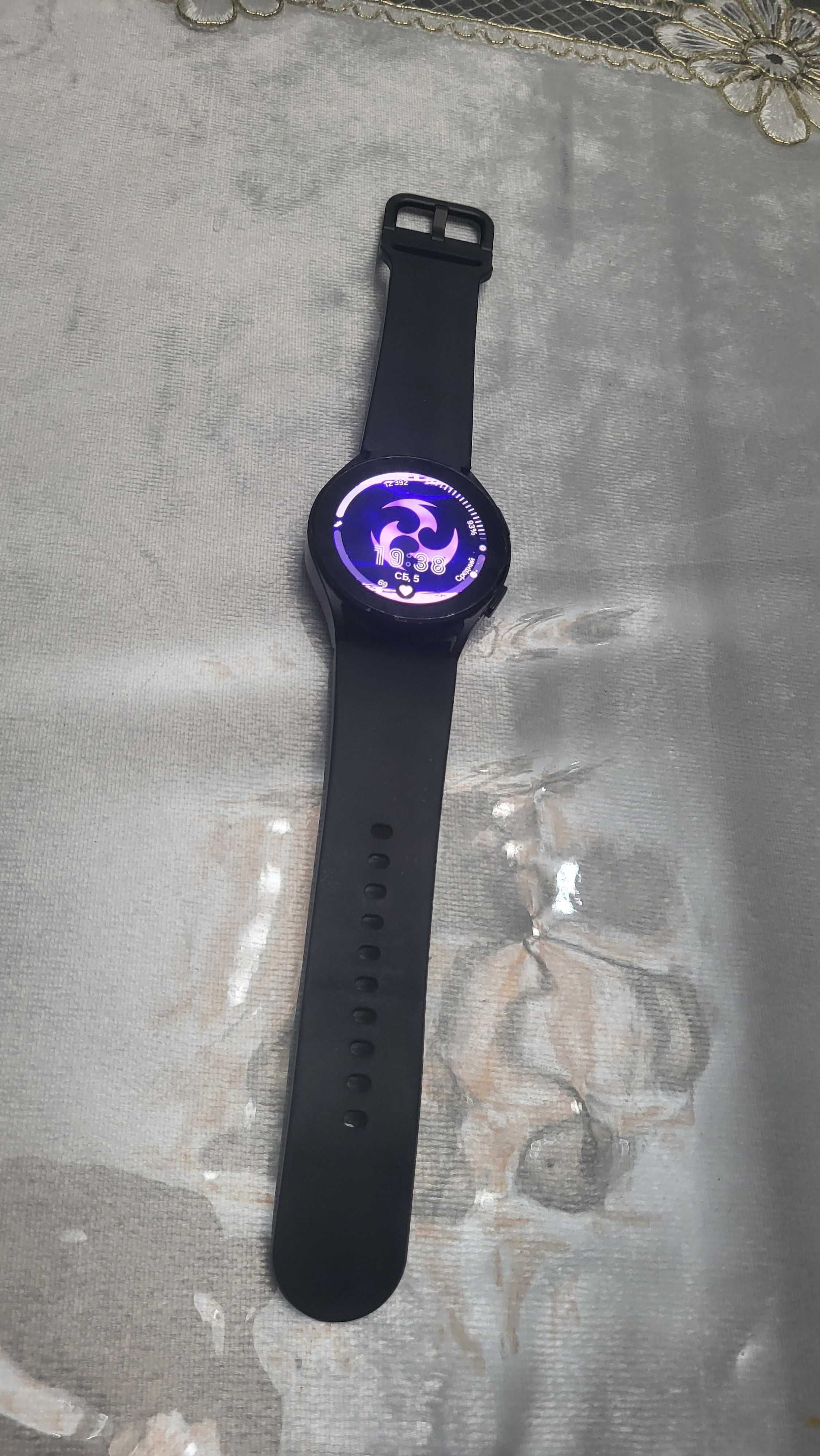 Продаю Samsung Watch 4