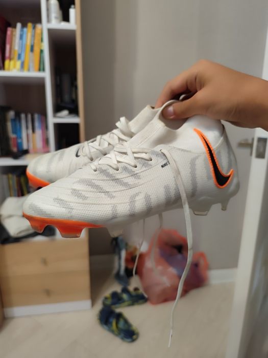 Бутсы детские размер 36-37. В  отличном состоянии