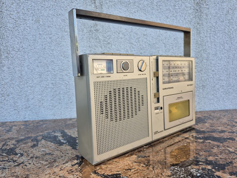 Vând Radio casetofon marca Grunding model RR280