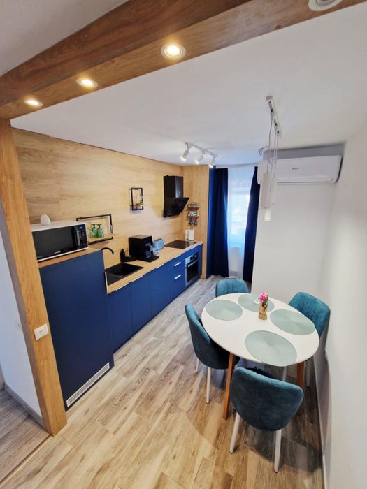 Apartament, 3 camere, 2 bai, centru, 64 mp utili
