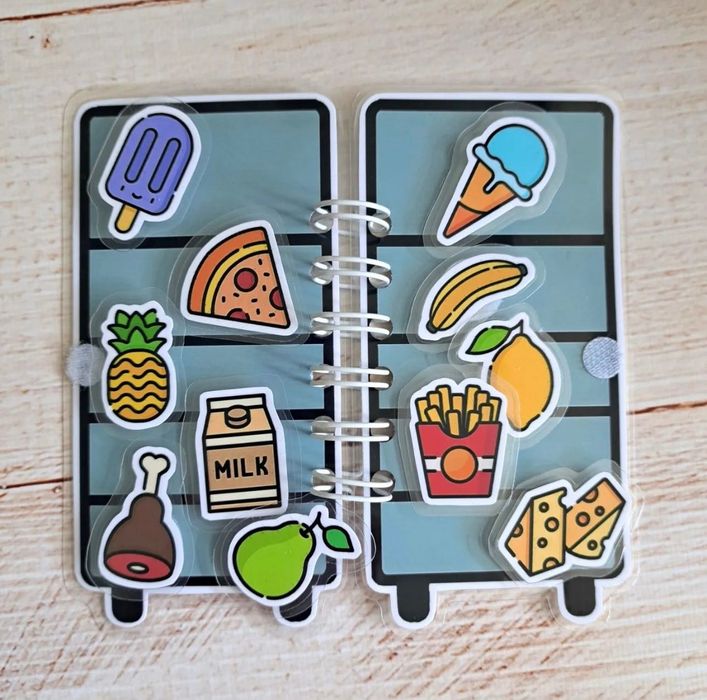 Joc educativ de tip carte „Toca Boca”.