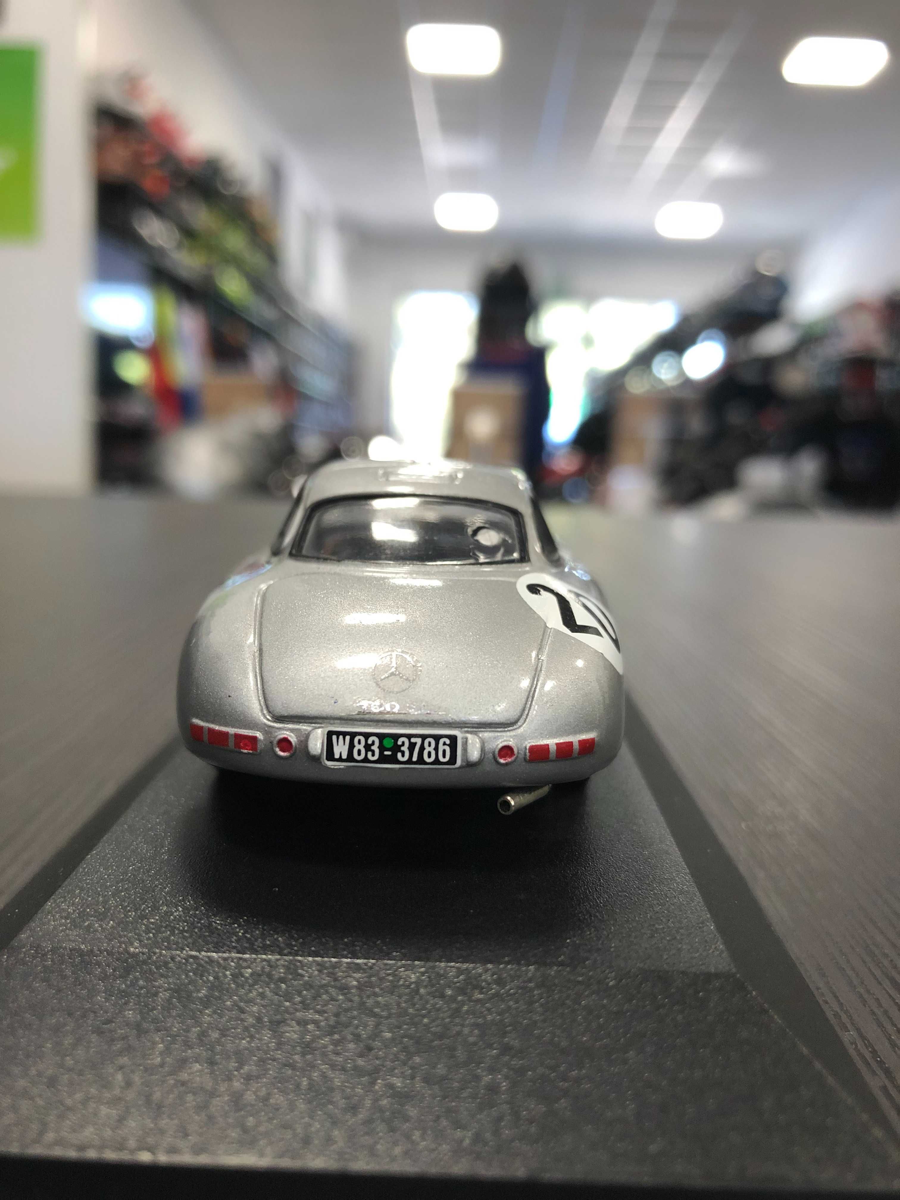 Колекционерски модел метална количкаMODEL MAX MERCEDES 300SL 1:43 нова