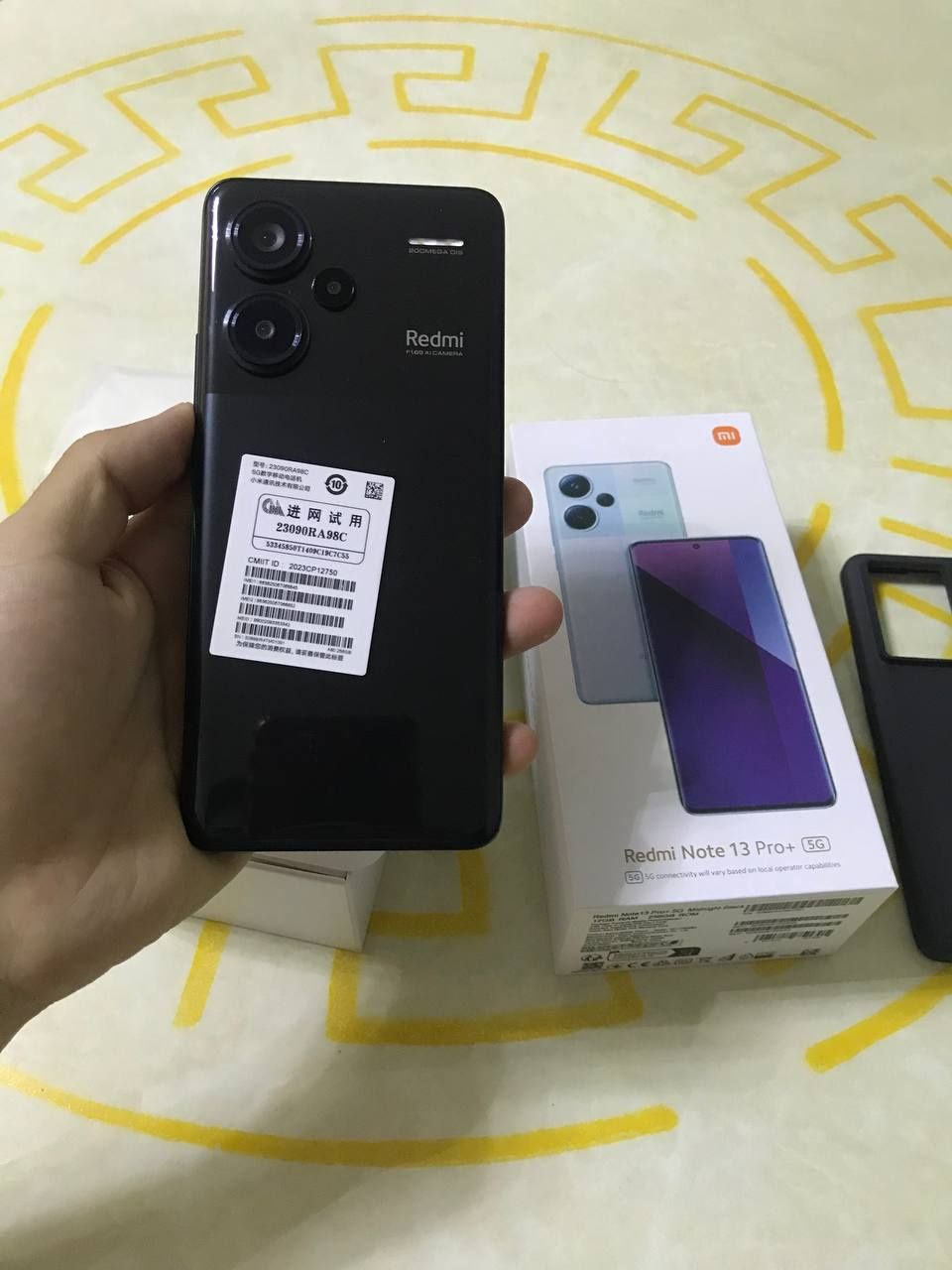 Redmi Note 13 Pro+ 5G 12/256Gb srochno sotiladi