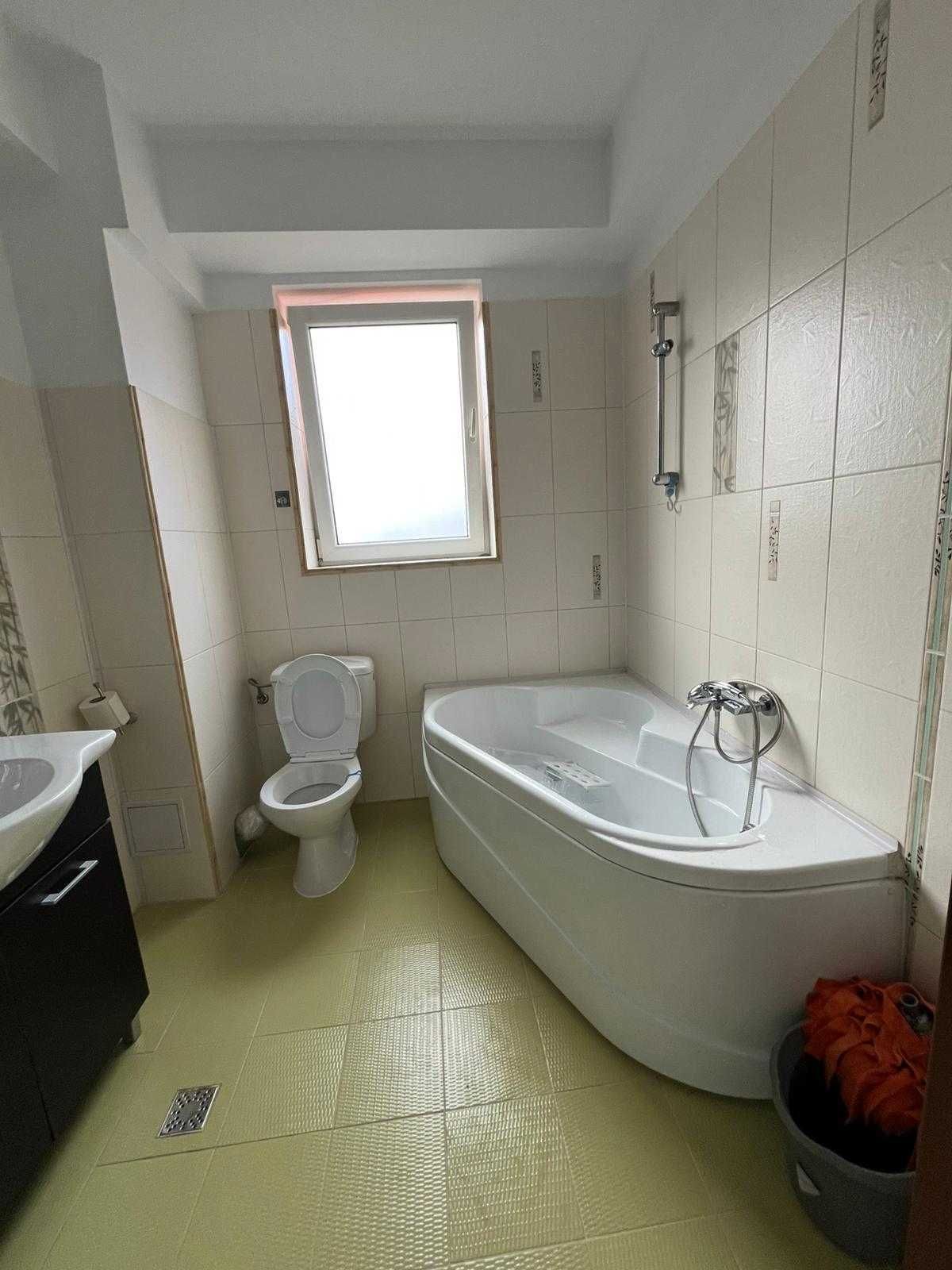 Apartament 2 camere, semidecomandat, mobilat & utilat complet