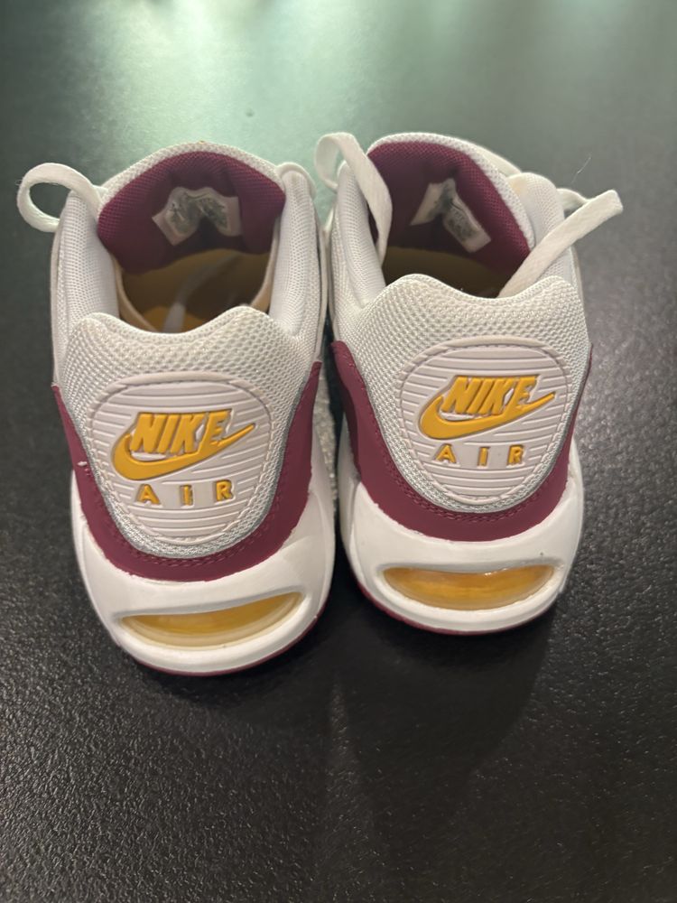 Маратонки Nike 38