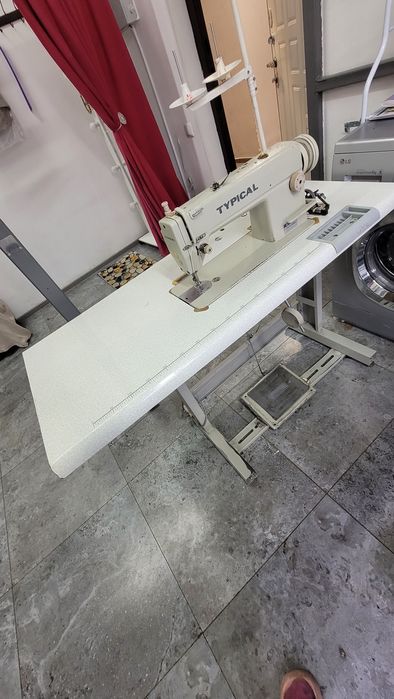 Швейна машинка TYPICAL