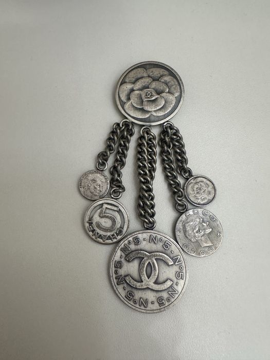 Брошь серебренная от Шанель , оригинал