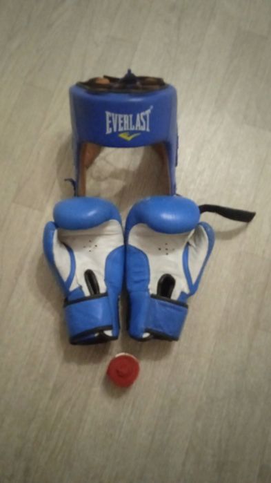 Перчатки и защита для бокса