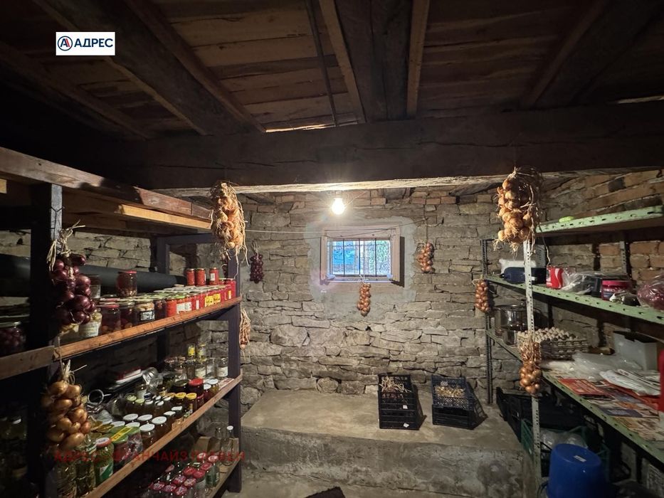 Къща в Враца, област-с.Старо село площ 150 цена 80000