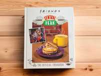 Carte de bucate serial Friends | Friends The Official Cookbook
