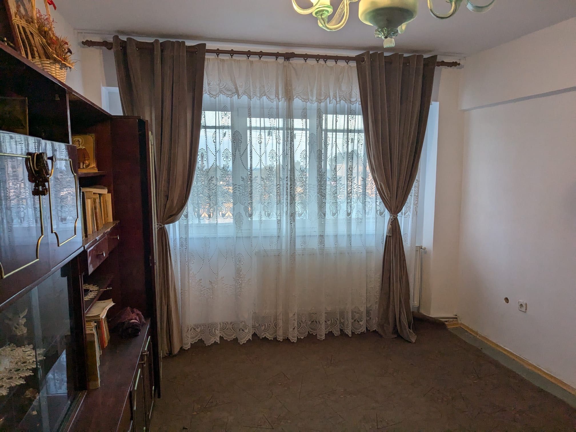Vând apartament 2 camere, decomandat, Braila