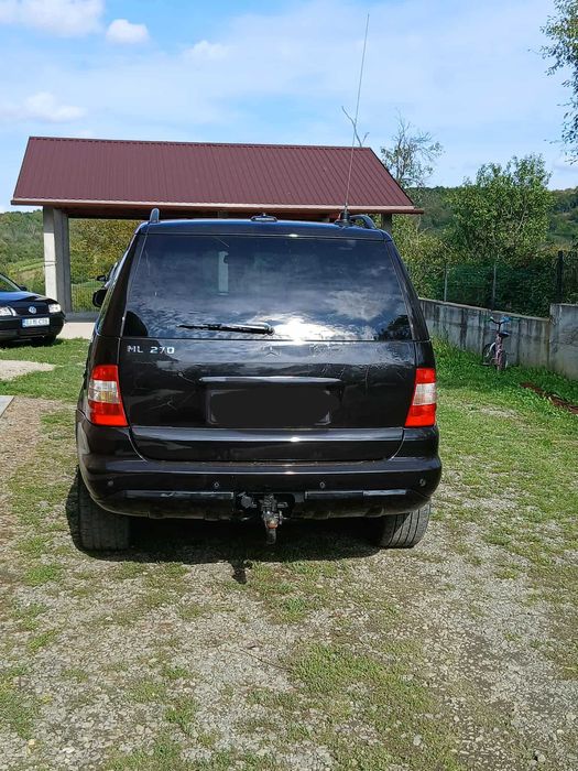 Vand  sau schimb Mercedes ML 2.7