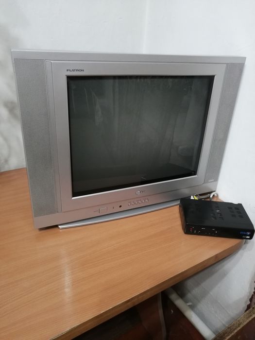 Продам срочно телевизор.