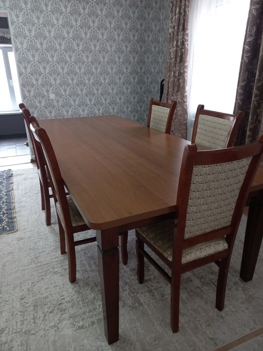 Стол в отличном состоянии