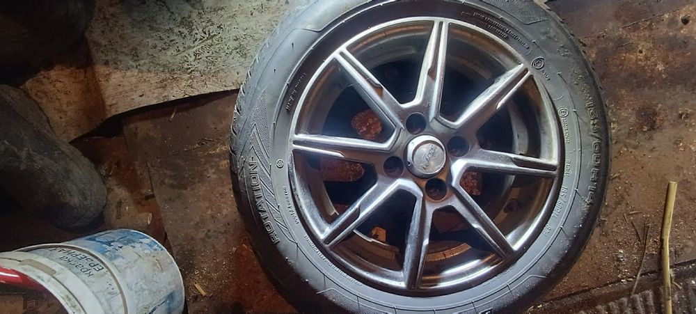 Продам диски с резиной размер 14, разболтовка ваз