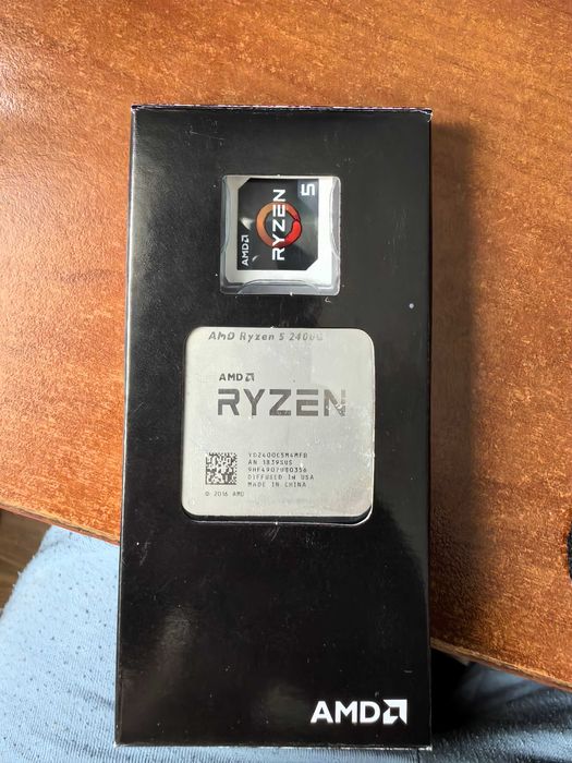 Vând procesor ryzen 5 2400g