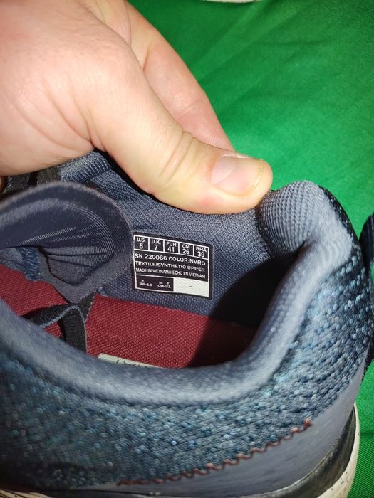 Adidași Skechers  nr.41 100% original produs nou.