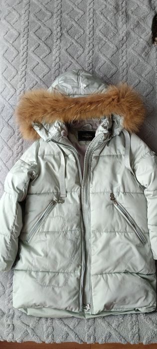 Продам зимнюю куртку на девочку